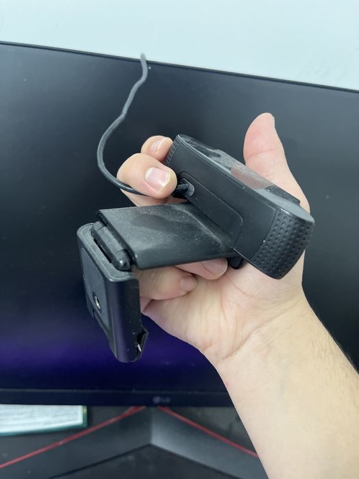 Продам веб камеру logitech c920