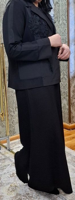 Продается Женский костюм двойка(жакет+платье))