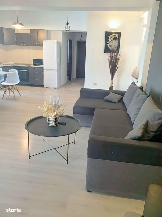 Luxury Villa Apartment in Central Constanța: 3 Rooms, 2 Baths, Parking
