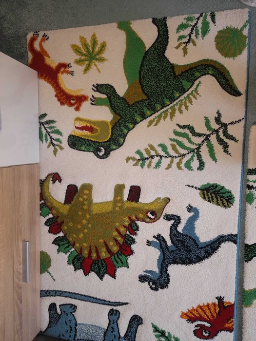 Килим и пътека с динозаври