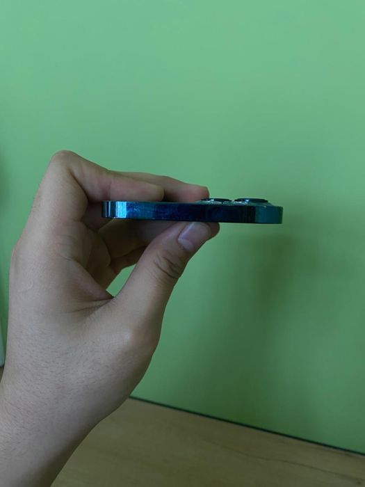 Продам Айфон 12 про макс