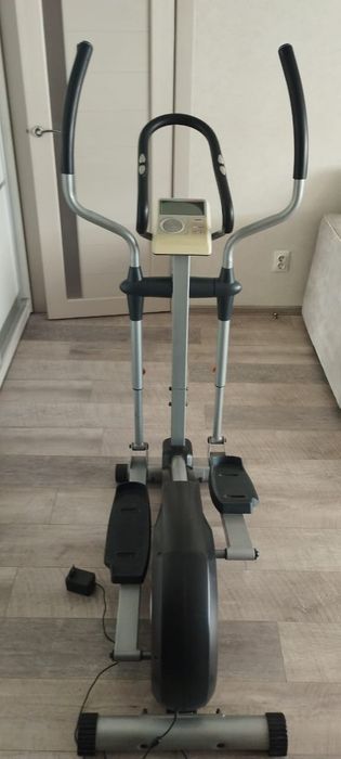 Продам эллиптический тренажер