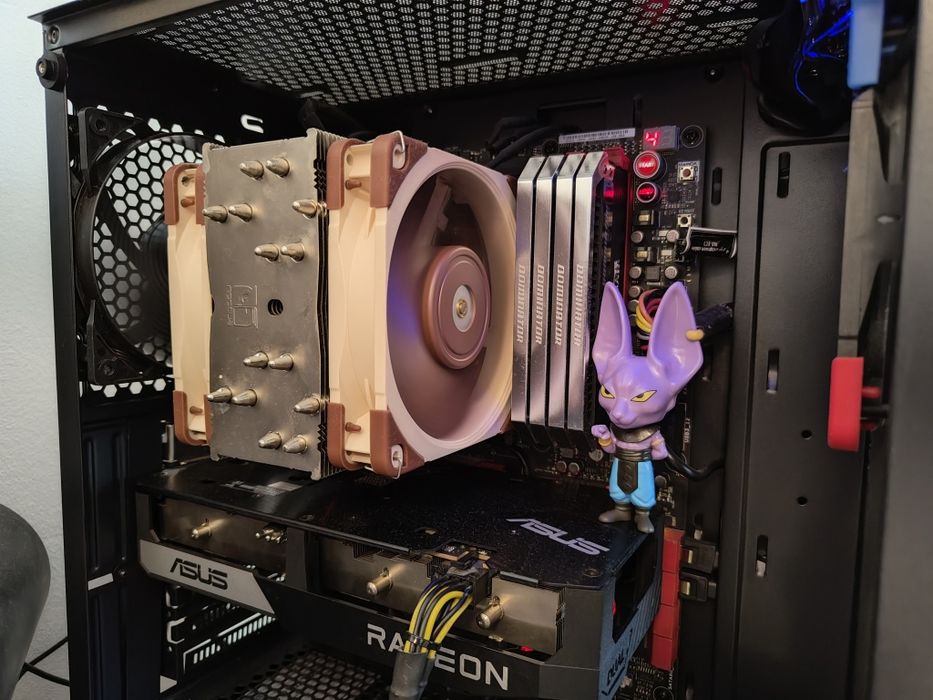 Sistem Gaming / PC Complete - RX 6600 XT / i7 4770K / 16GB RAM Premium / Monitor LG 144Hz + Periferice 120fps în GTA 5 setari MAX