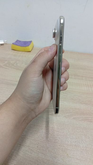 Продам iphone air