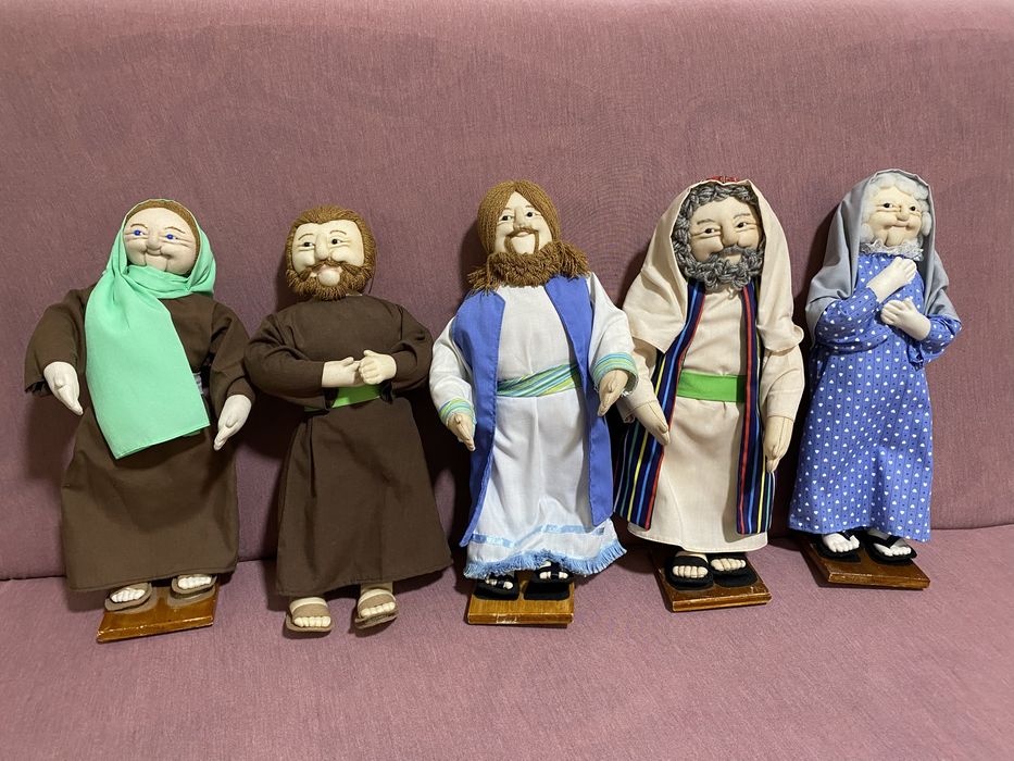 Papusi ,reprezinta Nasterea lui Iisus ,Biblie