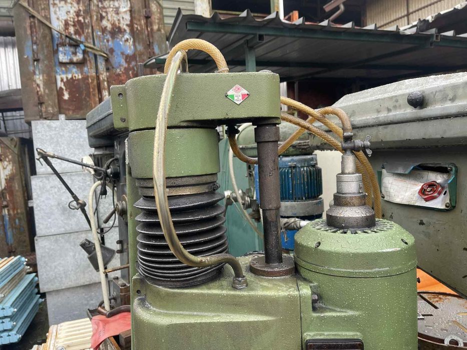 Ротационна повърностна шлайфмашина .