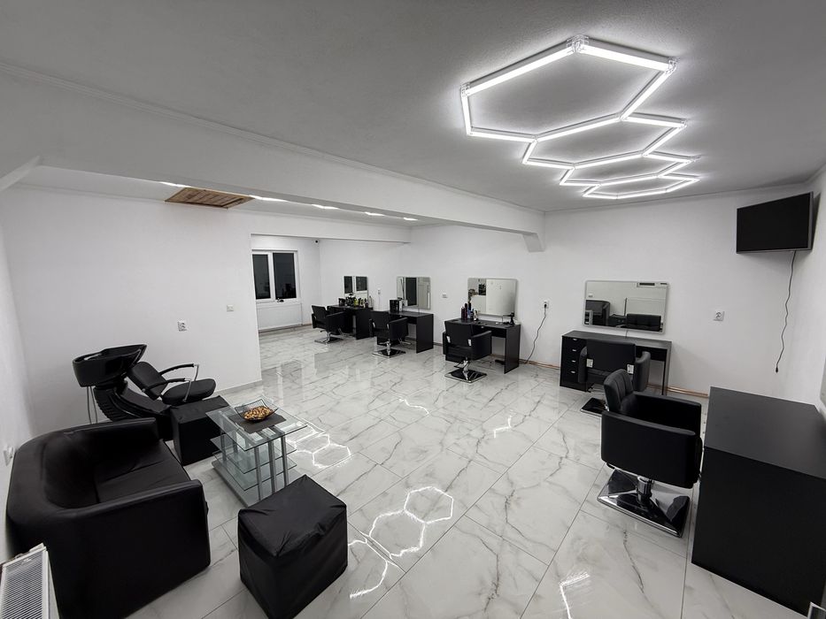 Inchiriez scaun frizerie