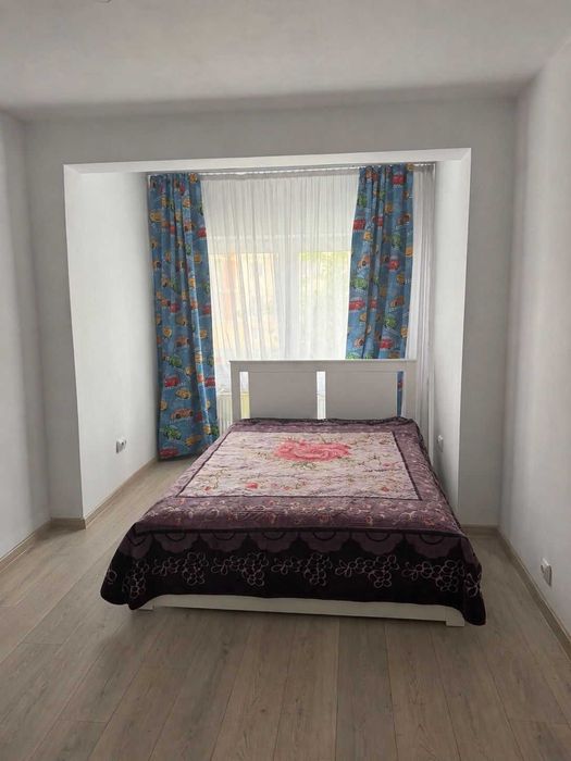 Apartament 3 camere de închiriat