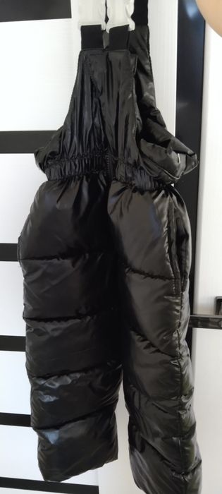 Срочно продаю зимний комбинезон