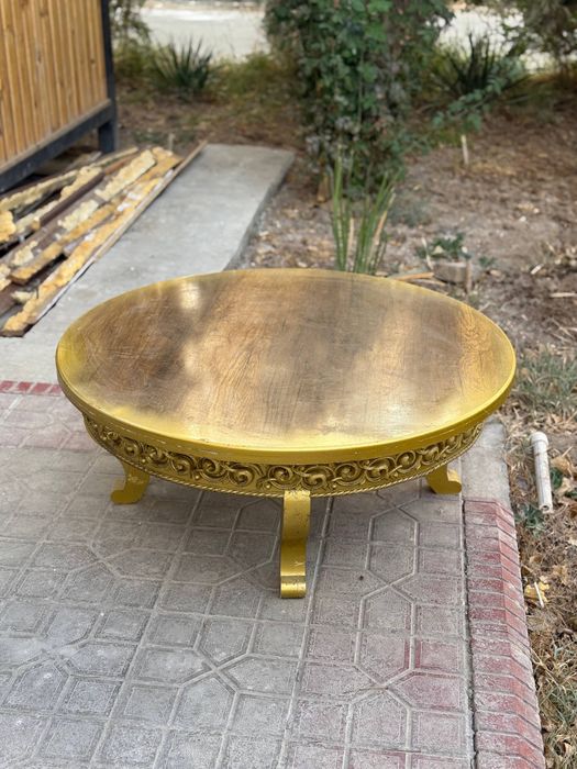 Stol 5 odamliq sotiladi