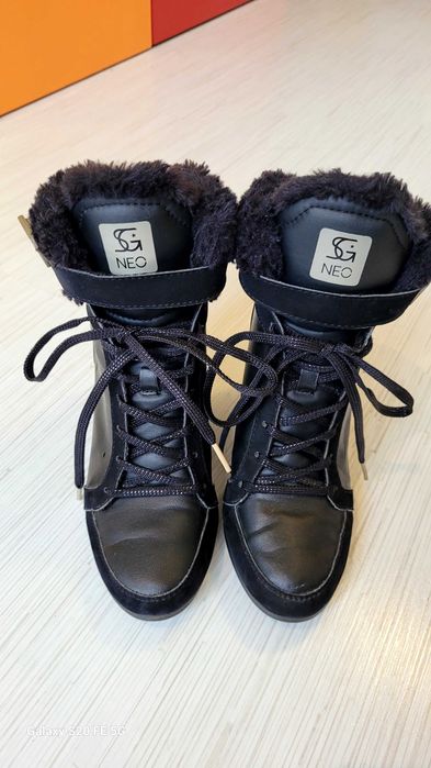 Дамски зимни обувки адидас selena gomez