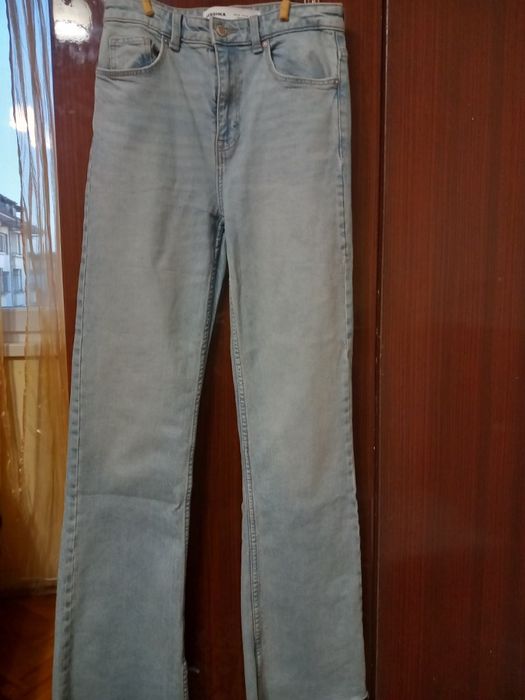 Бели карго дънки