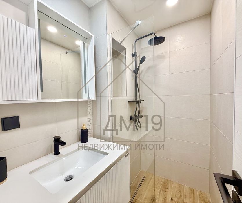 Четиристаен апартамент след ремонт в кв. Чайка, 3-ти етаж, Варна