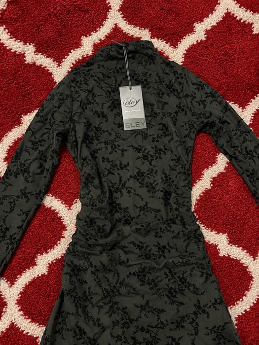Rochie neagra cu imprimeu floral