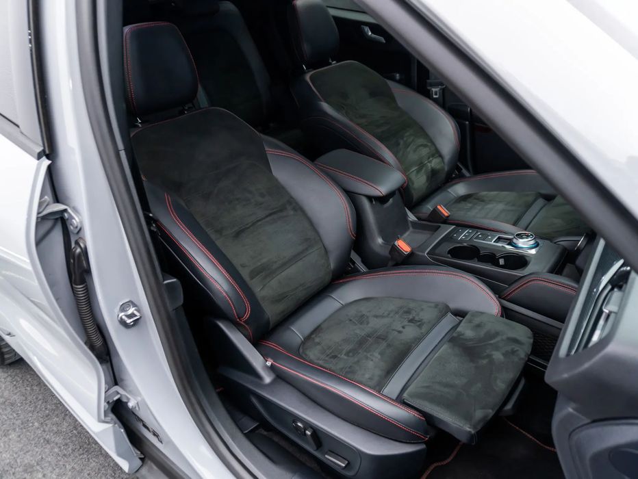 Ford Kuga Ford Kuga PHEV ST-Line • Plug-In Hybrid • Automat • LED • Keyless • Na