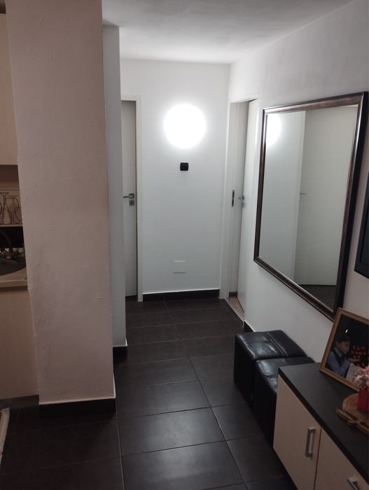 Proprietar - vând apartament 2 camere decomandat, etaj 1, zona  Big, str St.  O. Iosif colț cu Violetelor