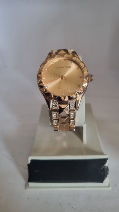 Страхотен нежен часовник