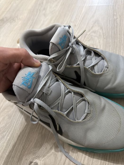 Adidasi nike sport