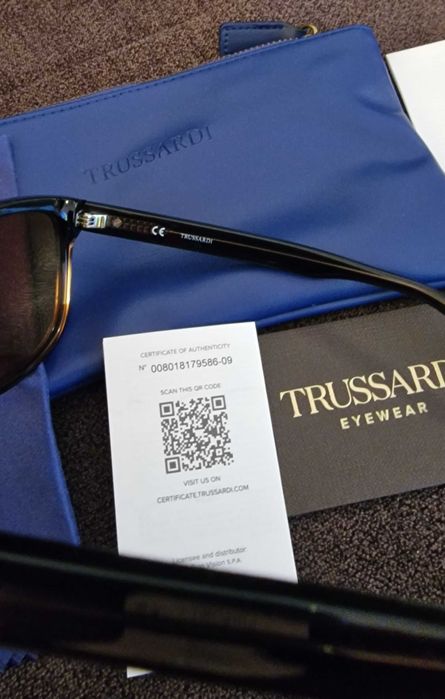 Trussardi чисто нови слънчеви очила