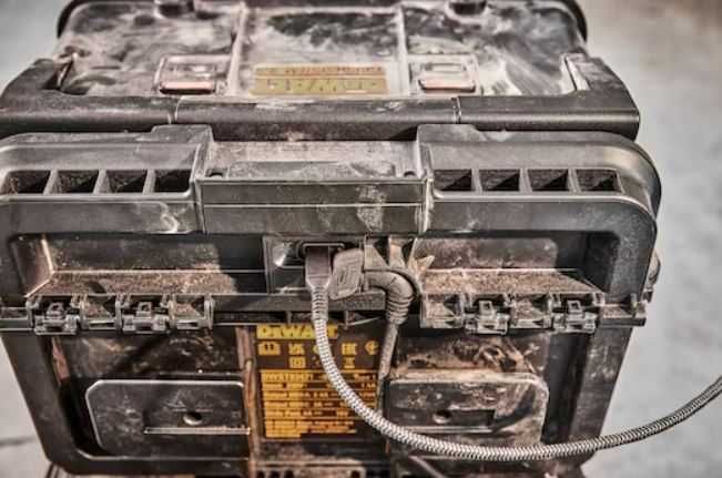 Зарядно устройство куфар DЕWALT DWST83471 18V / 54 V TOUGHSYSTEM 2
