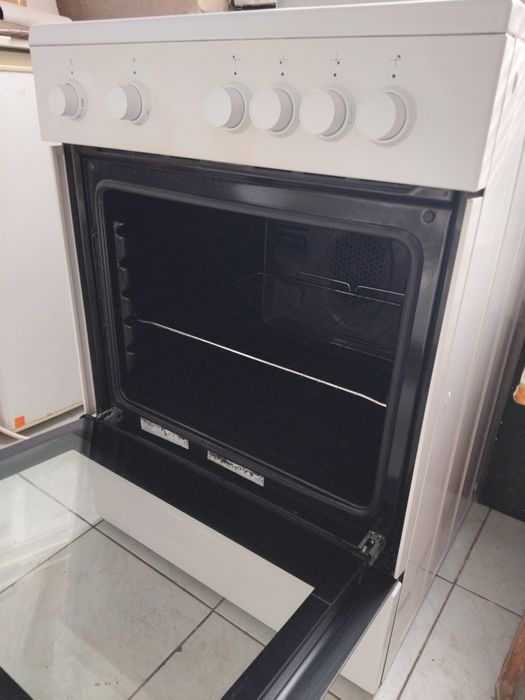 Продавам  готварска печка, Beko,