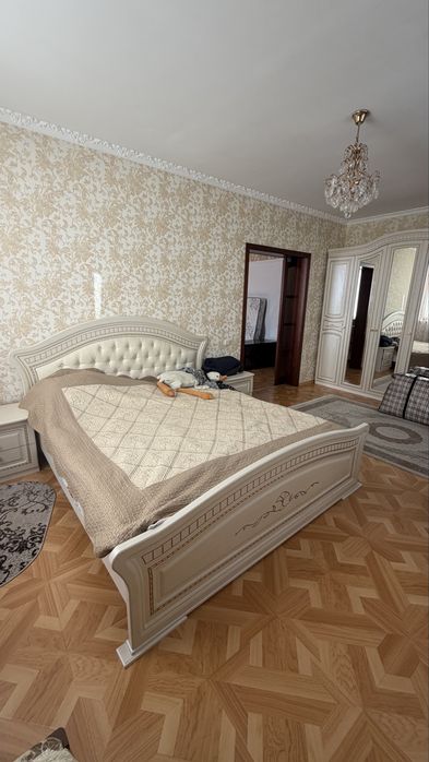 Продам спальный гарнитур