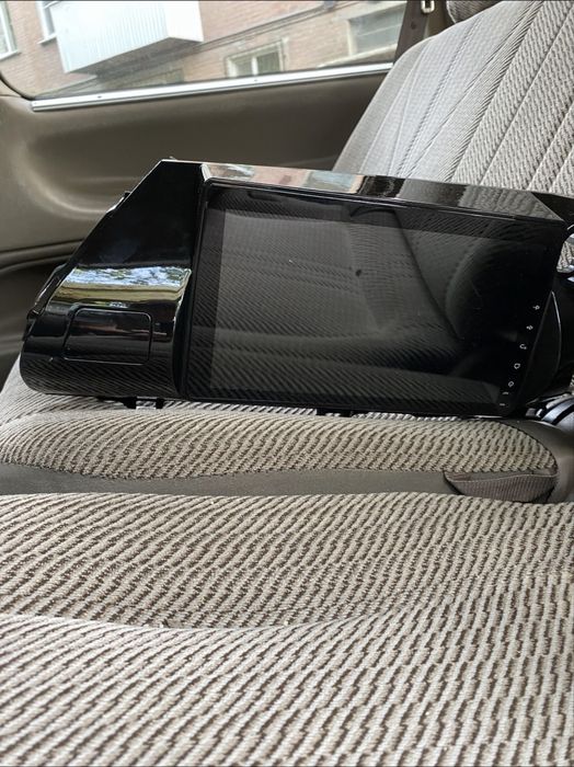 Хайлюкс магнитола