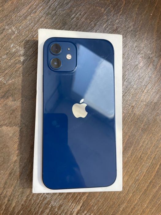 Айфон 12 иделаьном состояние срочно