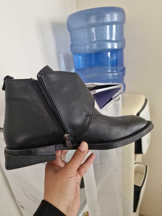 Продаю кожаные ботинки