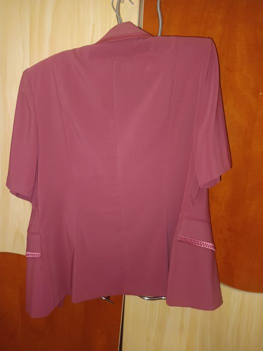 Vând costum dama