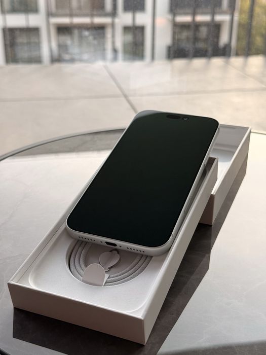 Apple iPhone 17 Pro Max 256GB in stare absolut IMPECABILA!!! Vine cu pachet complet, factura eMag 07.01.2026, garantie, 98% baterie. Telefon personal!