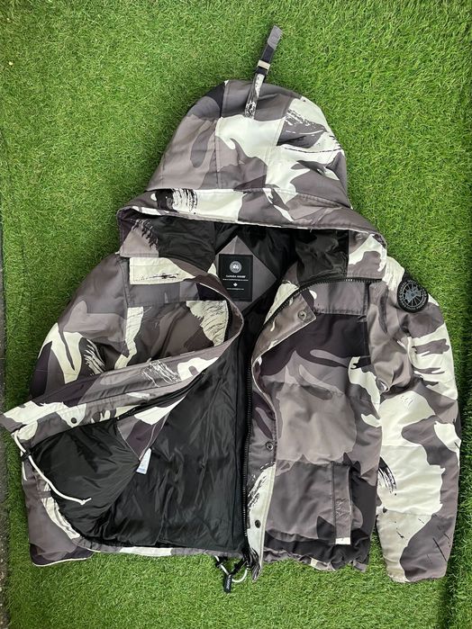 Мъжко пухено яке : Canada Goose - Macmillan Camouflage L
