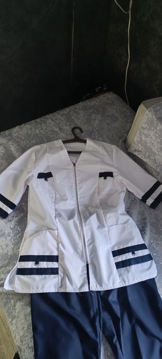 Продам медицинский костюм