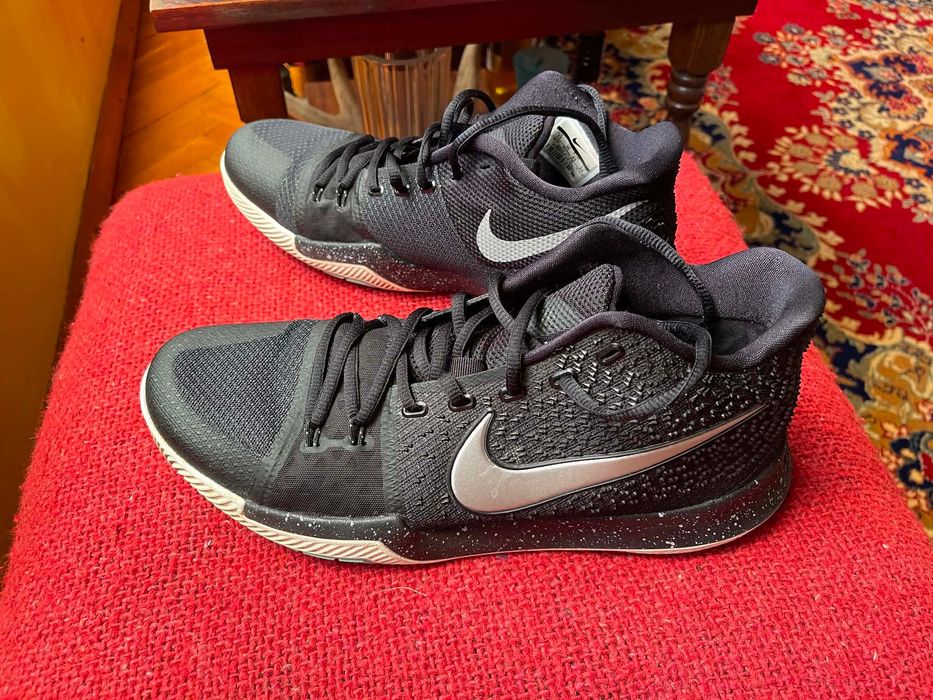Nike Kyrie 3 – оригинални баскетболни обувки, EU 45