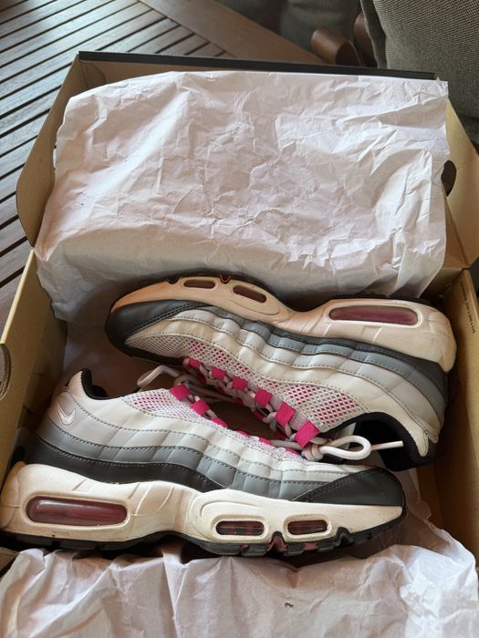 Nike W AIR MAX 95 + подарък кутия nike