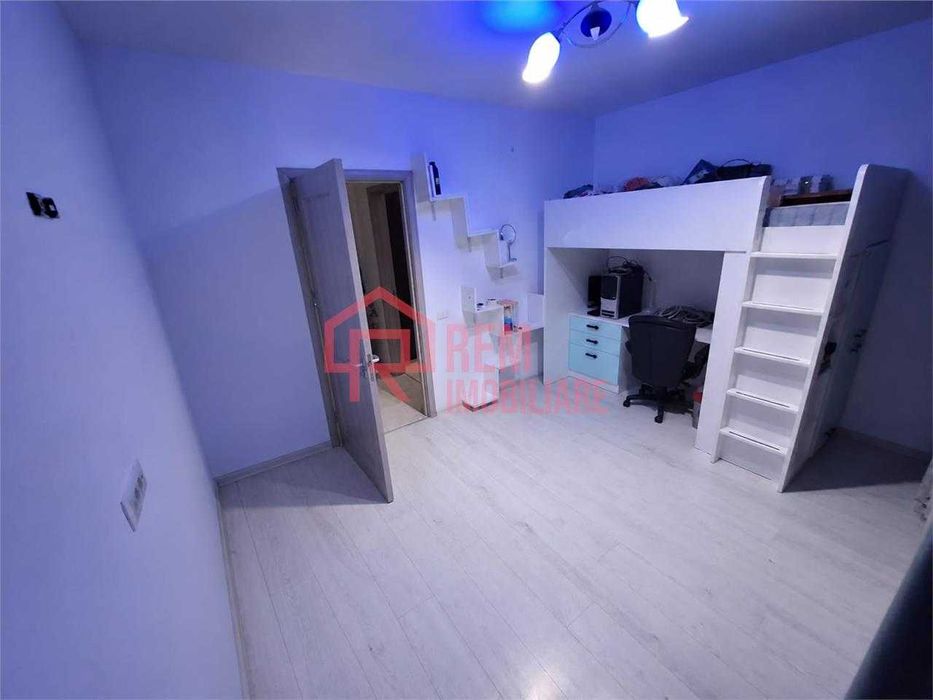 Vanzare apartament 3 camere, renovat, mobilat, 2 bai, centrala. parcare, Dobroesti, Fundeni