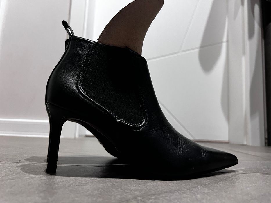 Кожени обувки Zara