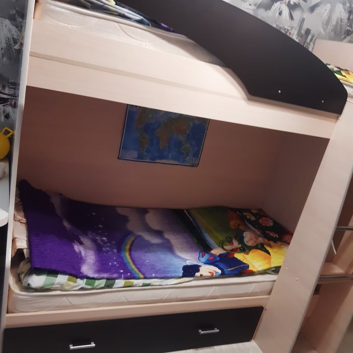 Двухяростная кровать