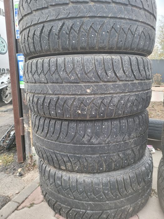 Продам шины зимние Bridgestone 255/55/19