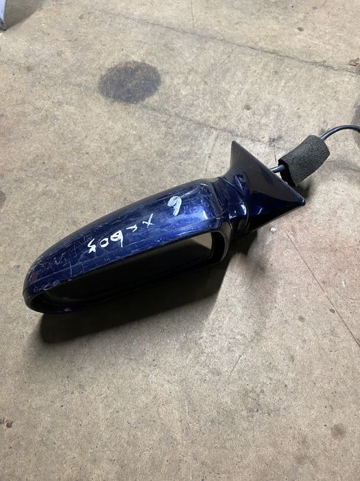 Зеркало Мазда Кседокс 6