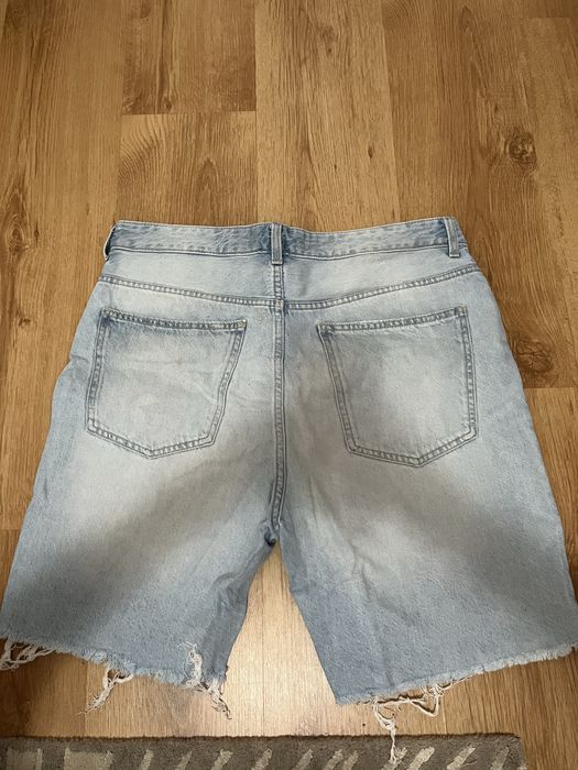 Blugi scurti Bershka