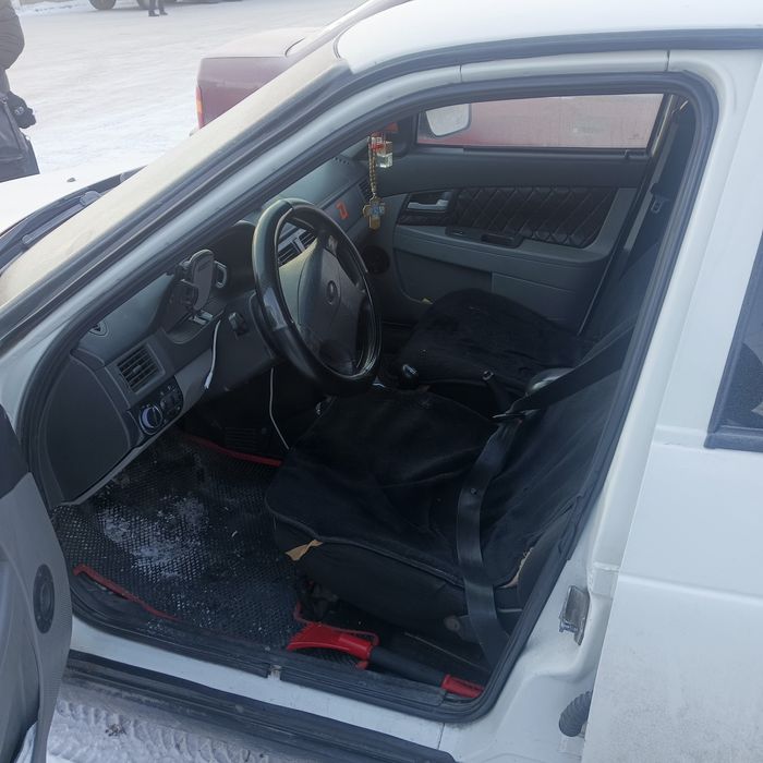 Продам Приору 2009год