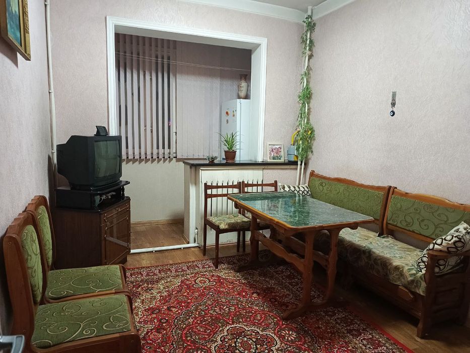Продаю квартиру дружба народов