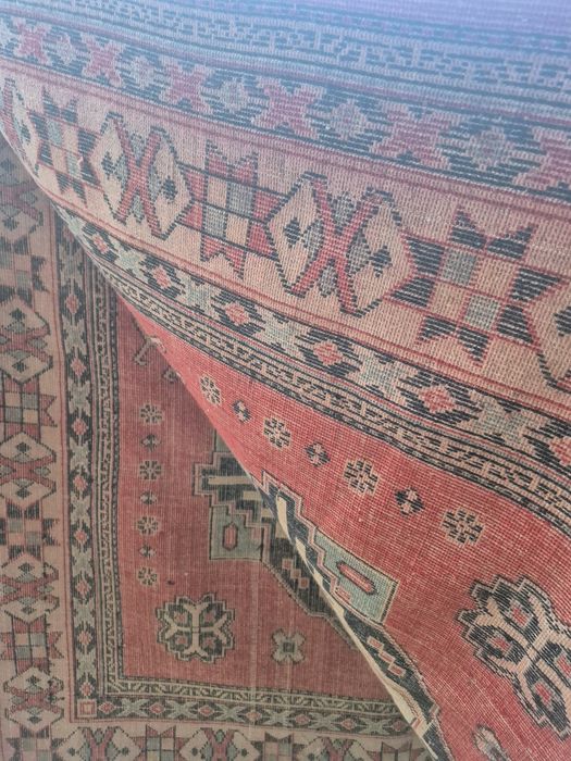 Продам ковер натуральный яркий