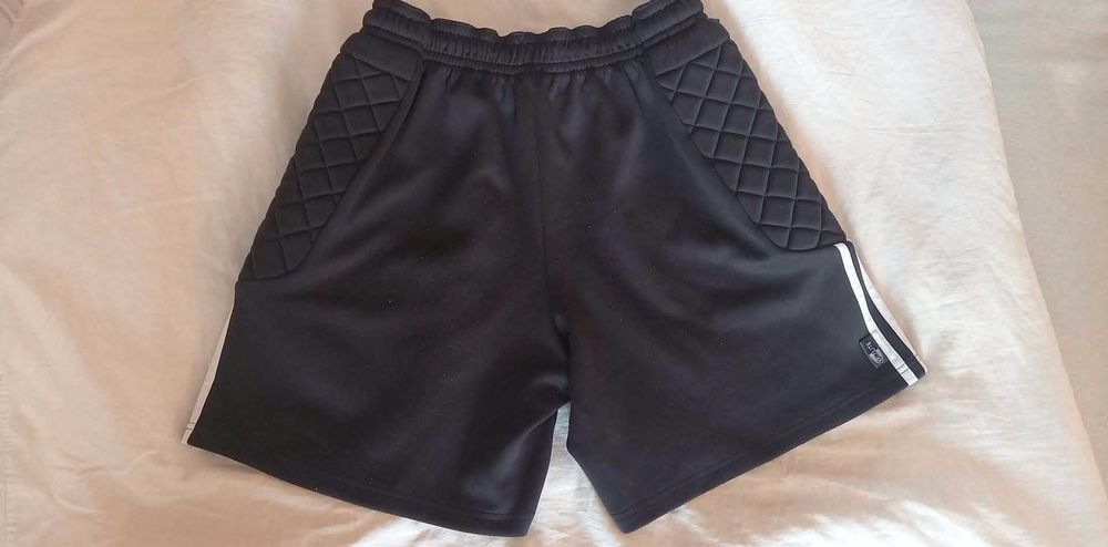 Вратарски къси гащи Adidas.