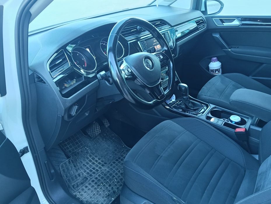 VOLKSWAGEN Touran 2016 — imagine 4