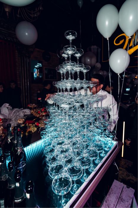 Пирамида шампанского Алматы