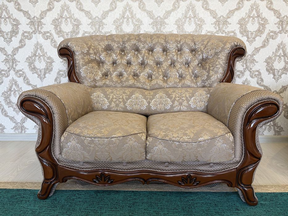 Продам комплект диванов