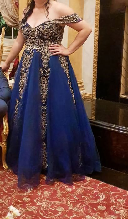 Rochie de gala foarte fumoasa deosebita  pentru ocazii speciale.