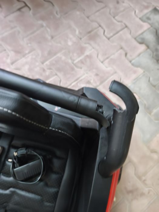 Mașinuța electrică 4x4 cu telecomandă copii